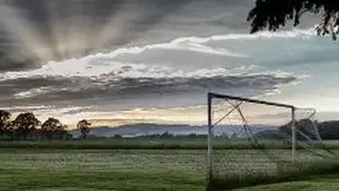 冬日转会风云再起！揭秘塞门未来归属：热刺、利物浦、曼城三强争霸，谁将赢得英超锋线王冠？